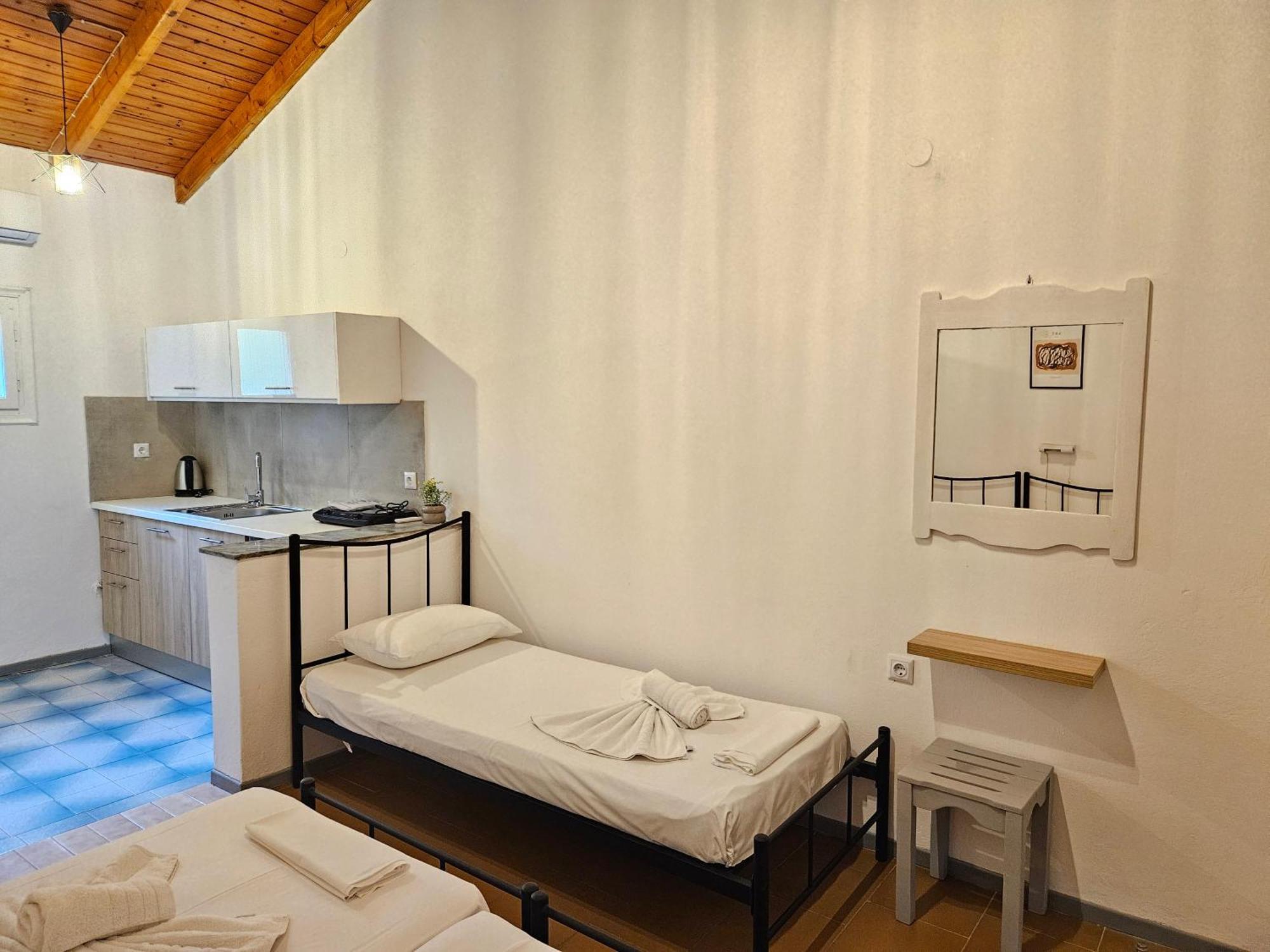 Olga's Sea View - 500m From Ipsos * Pyrgi (Corfu)