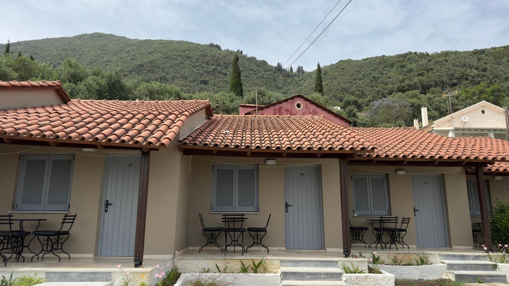 Apartment Olga's Sea View - 500m From Ipsos Pyrgi (Corfu)