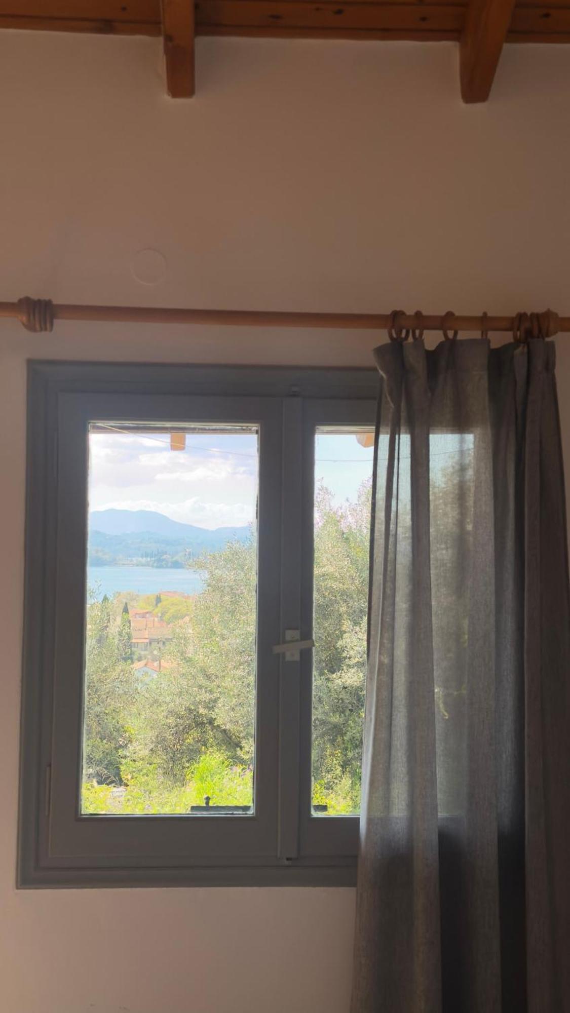Apartment Olga's Sea View - 500m From Ipsos